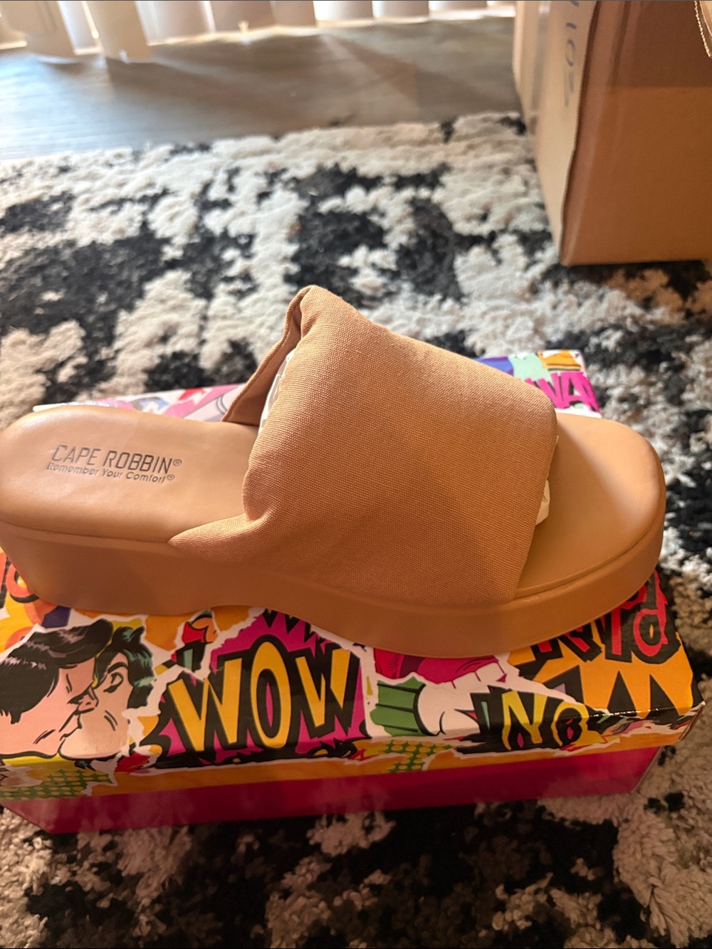 Cape Robbin Tan Padded Platform Slide